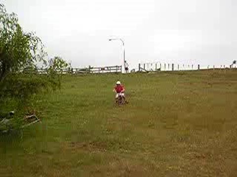 chute-par-dessus-petit-velo