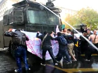 Multitudinaria marcha de estudiantes chilenos