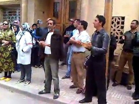 الأساتذة المتعاقدون بالجهة الشرقية وقفة احتجاجية أمام المديرية الجهوية للتكوين المهني بوجدة