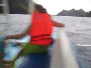 Petit bateau & grosses vague, Palawan, Philippines