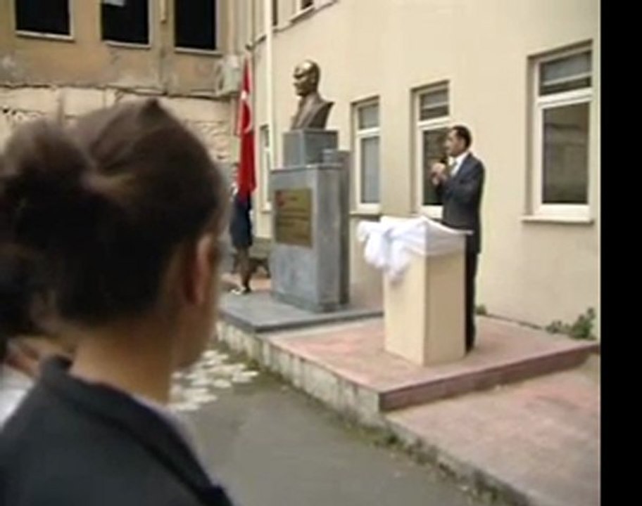 Mithatpaşa Kız Teknik ve Meslek Lisesi Bayrak Töreni