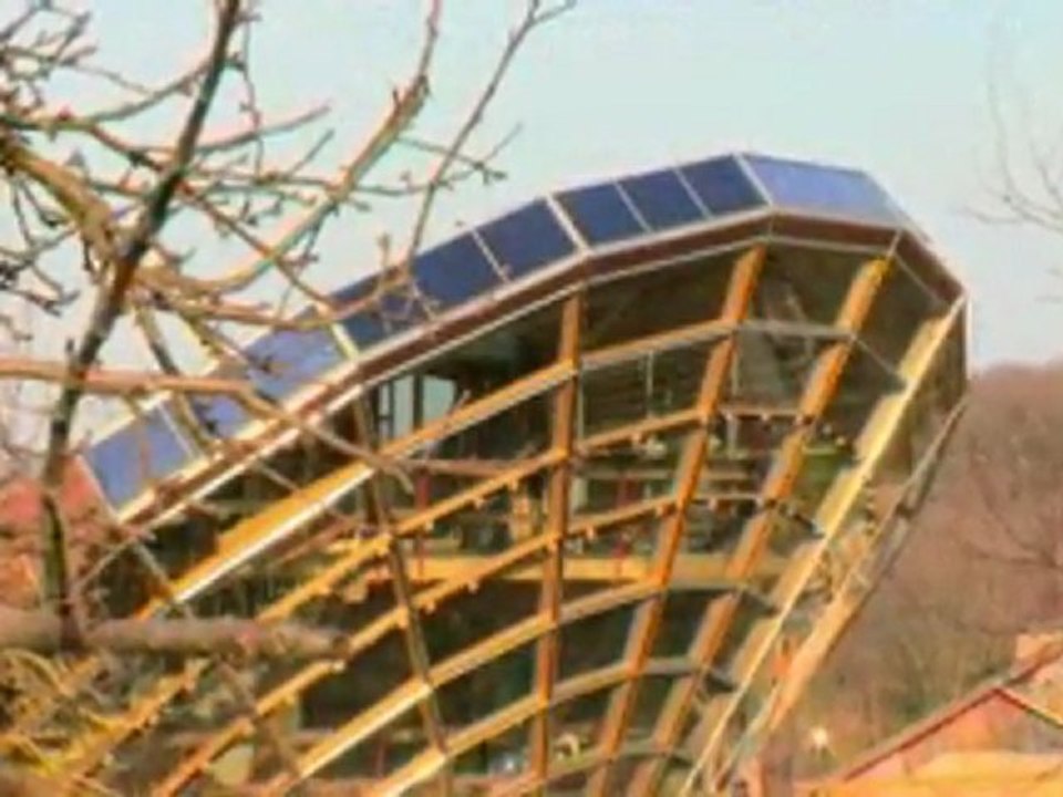 La Maison Solaire Heliodome dans "C'EST MA TERRE"