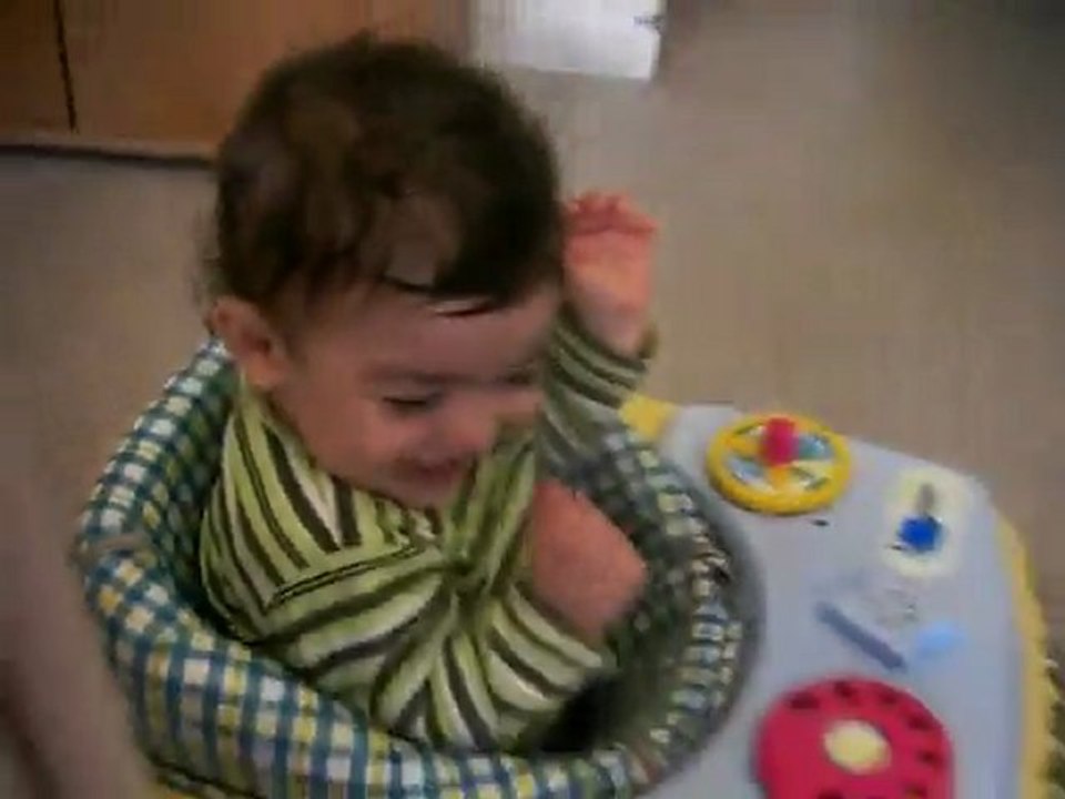 mon petit prince joue avec son nez