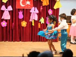 Berna Altuntaş Okuma bayramı Dans gösterisi