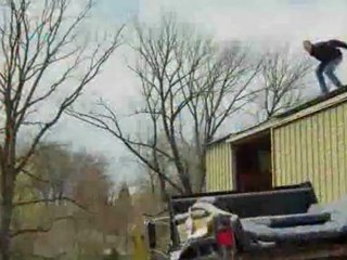 Lo stunt fai da te sbaglia i tempi alla grande