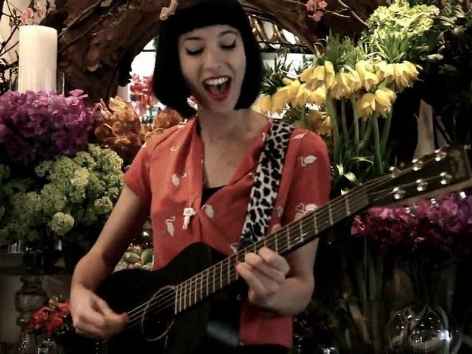 Lussi in the Sky - Whole Lotta Love ( solo acoustic version) : Led Zeppelin