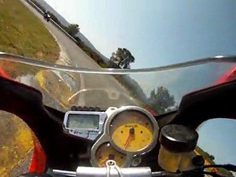 1er run Benelli Tornado circuit du Luc le 9 mai 2011