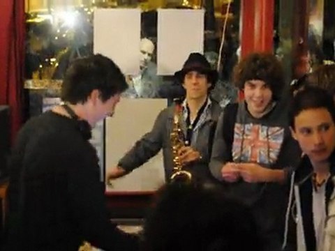 Made In Records (feat. Awa) @ Saint Pierre, Bourges • 19.04.2011 •