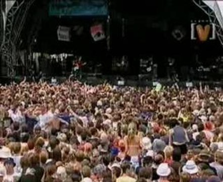 Blink 182 - Don'T Leave Me (Live Sydney)