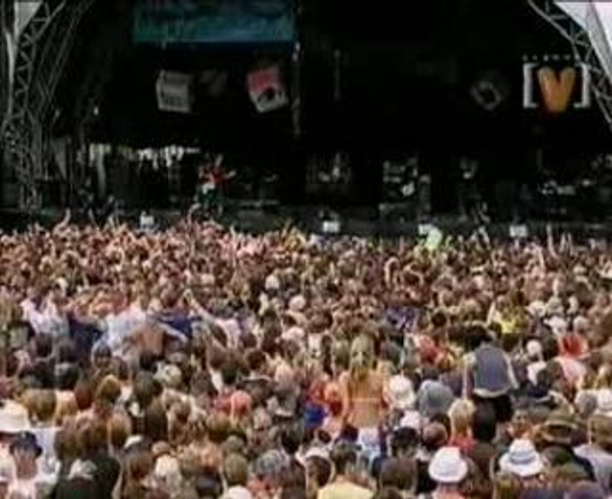 Blink 182 - Don'T Leave Me (Live Sydney)