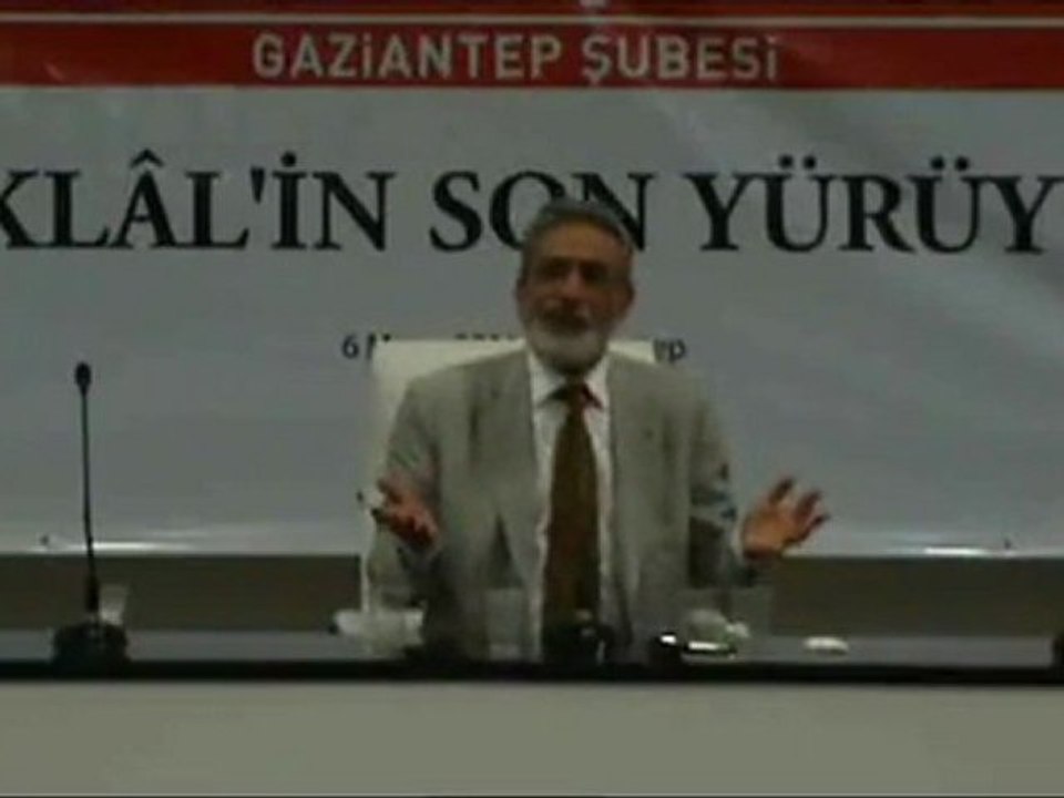 İsmet Özel bütün partileri bombalıyor: "Kur'an Öğrenmenin Yasaklanmasına Niçin Herkes Bigane?"