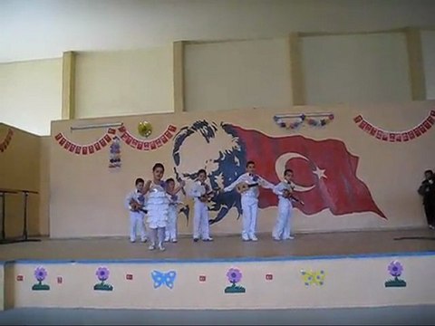 Melahat Öztoprak İlköğretim Okulu 2010 2011 23 Nisan Kutlamaları 1-D Sınıfı