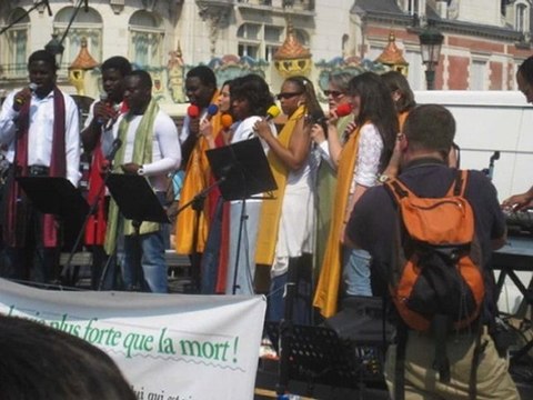 Diaporama du Flashmob de Pâques - Orléans 2011