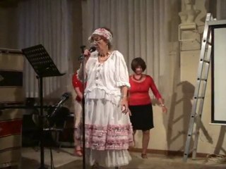 Annick chante : " Macumba ".