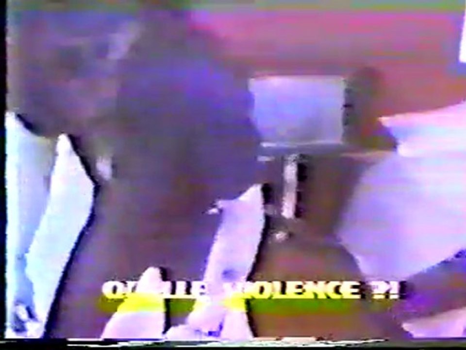 Motorhead - Lemmy Destroys a Hotel Room (French TV)