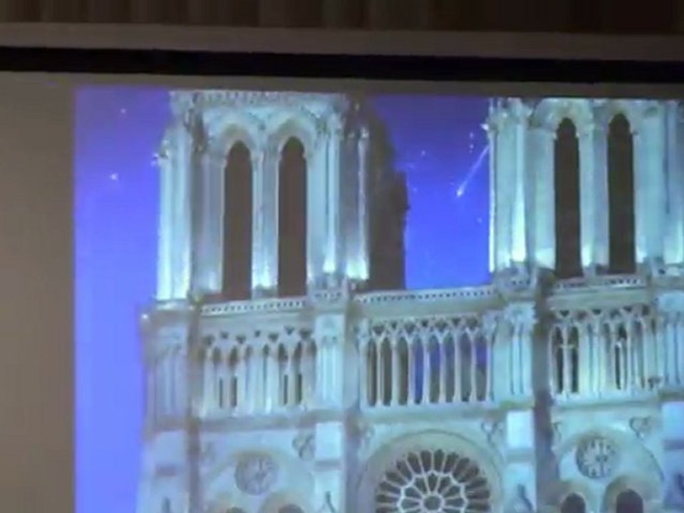 Nicolas chante : " Le temps des cathédrales ".