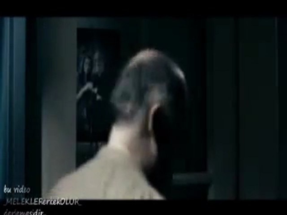 YouTube - ÜMİT SAYIN & LEMAN SAM AŞKIMDAN VAZGEÇME 2011 KLiP by _MELEKLERerkekOLUR_