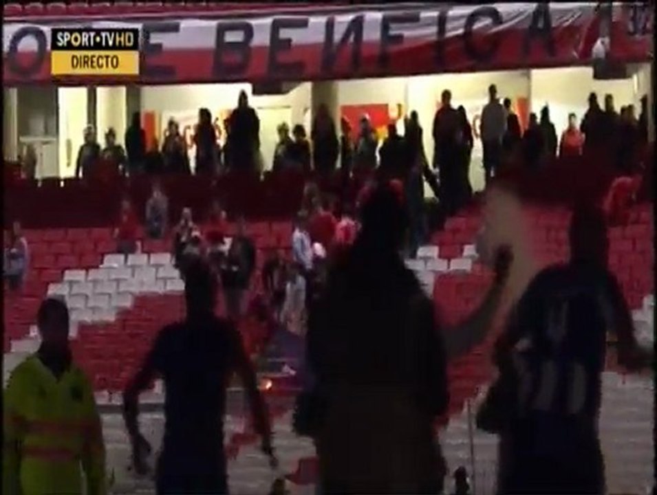 Festa do FC Porto Campeão no Estádio SEM Luz no Benfica 1 - FC Porto 2 [www.keepvid.com]