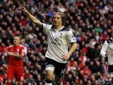 Liverpool 0-2 Tottenham Van der Vaart wonder-volley