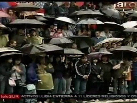 Pese a la lluvia, paraguayos celebran bicentenario