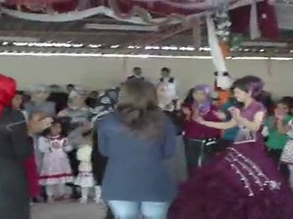 TUĞBA İLE AHMET-damat ve kız ın arkadaşları OYUN