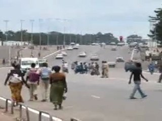 TRAVAUX D'ASSAINISSEMENT DS LA VILLE  DE YAKRO(12/05/11)