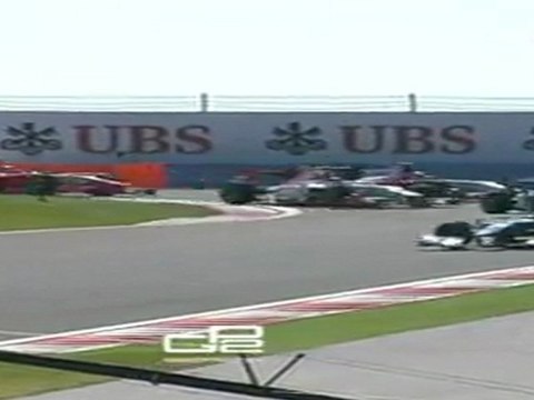 Valsecchi Almost Crash GP2 2011 Round01 Turkey Race1