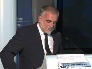 Le procureur de la CPI demande un mandat d'arrêt contre Kadhafi