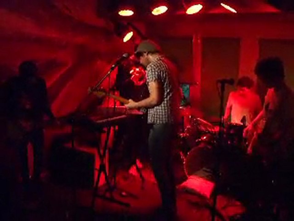 MONTAGE POPULAIRE Hamptons, Southampton, Sat 14th May, 2011.