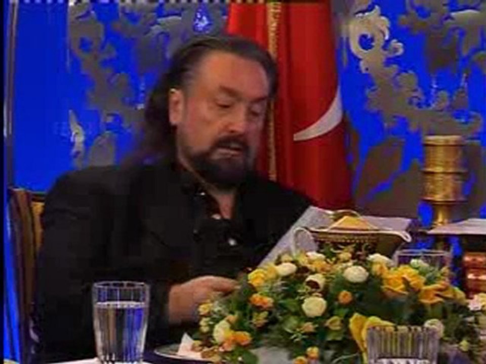 Fethullah Hocamız'ın milyonda biri kadar hizmeti olmayan kişiler bu camiaya eleştiri yaparlarsa, onlara tabii ki her zaman cevap vereceğim
