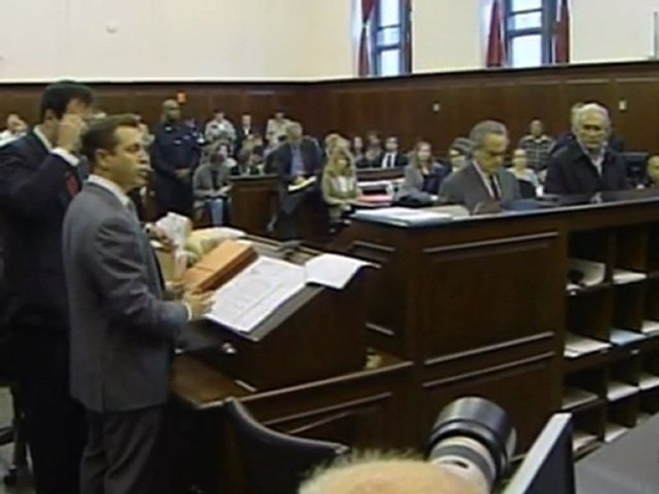 Judge order IMF chief Strauss-Kahn held without bail