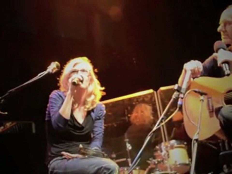 Dress @ Radio Paradiso/RSR La 1ère, lives+interview , 13 mai ... [HQ]