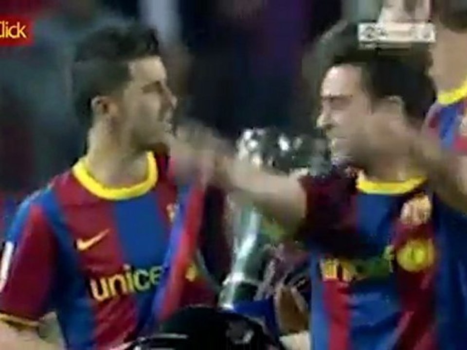 Mais um campeão europeu deixa taça cair no meio da rua