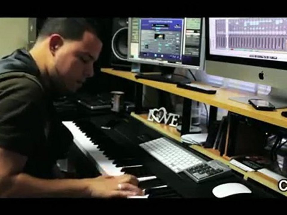 300 Violin Orchestra by Quintero video Dailymotion