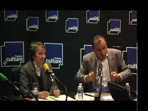 Les Matins - Profs, familles et Education nationale: un trio en crise ?