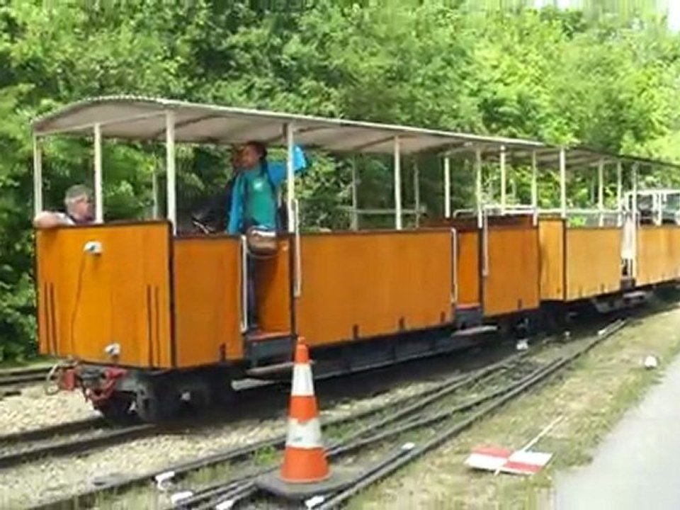 Cfc Chanteraines Portes ouvertes mai 2011  (7) Arrivée d'un train pas bondé...