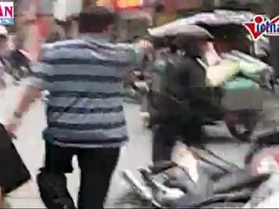 Đánh nhau hội đồng trên đường phố