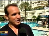 Cannes : Belmondo monte les marches dix ans après