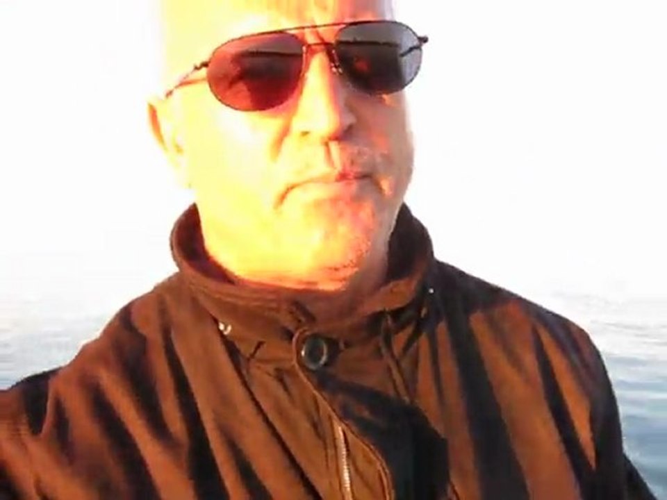 yakalanan milanurları geri suya iyade ederken