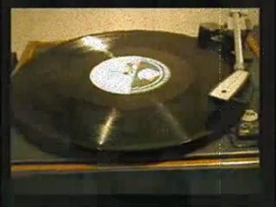 Gönül Yazar  O agacin Altinda