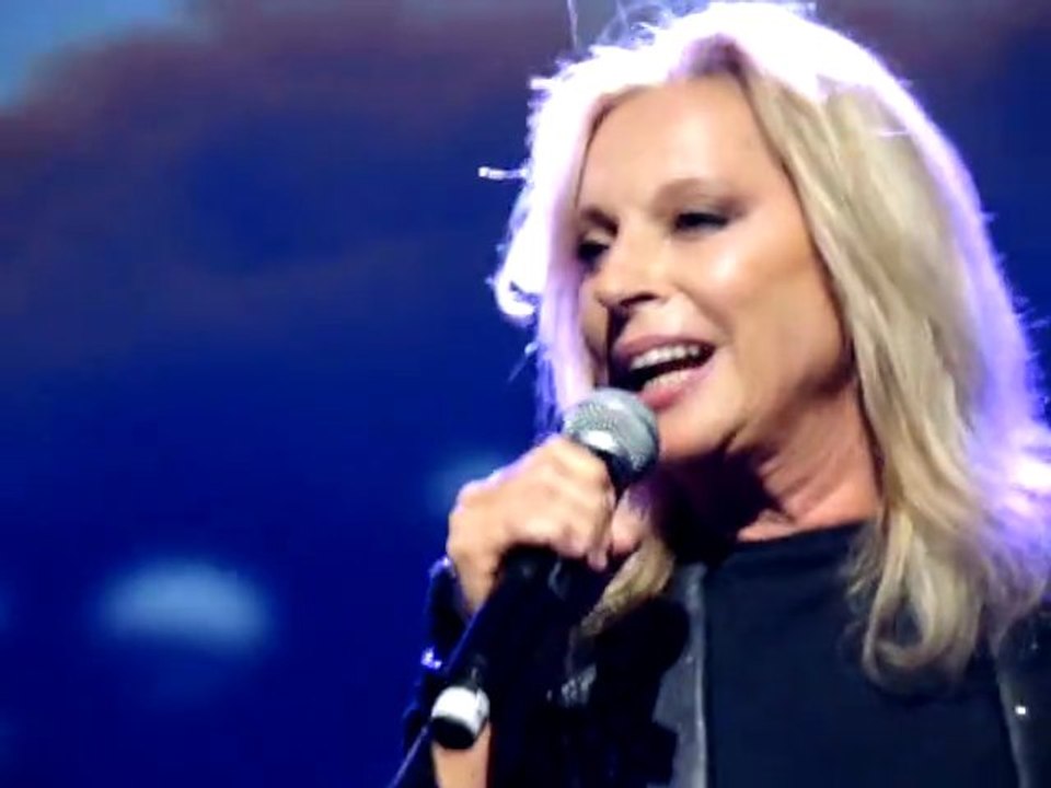 VERONIQUE SANSON 2011 PARIS GRAND REX RIEN QUE DE L'EAU LIVE