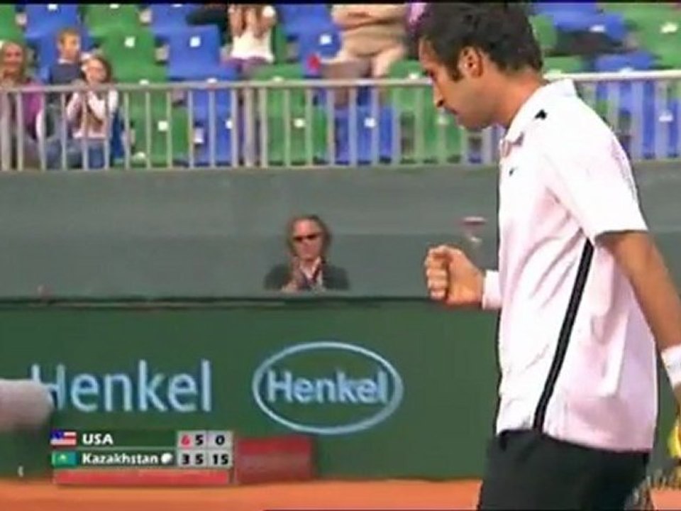 Querrey meltdown slows US chances