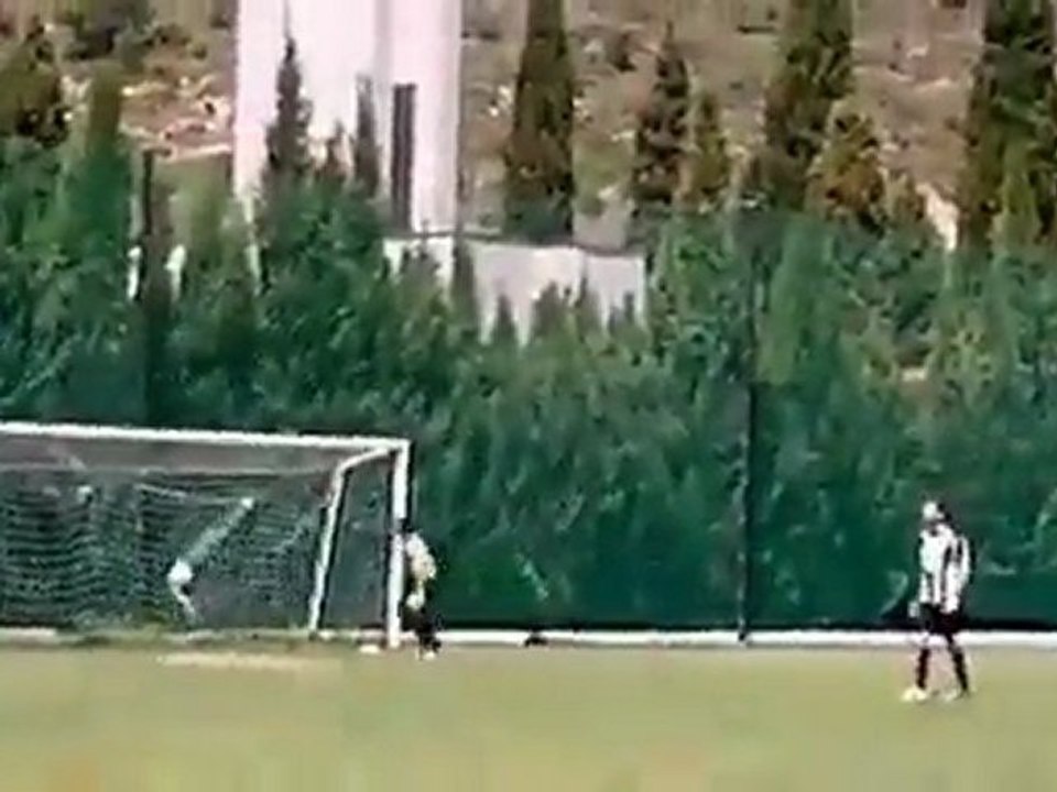 Kaleci yoktan var etmiş