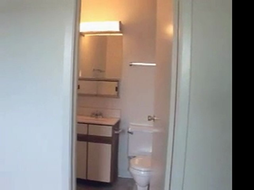 Hinsdale Lake Terrace Apartments, 16W450 Honeysuckle Rose Lane, Willowbrook, IL 60527