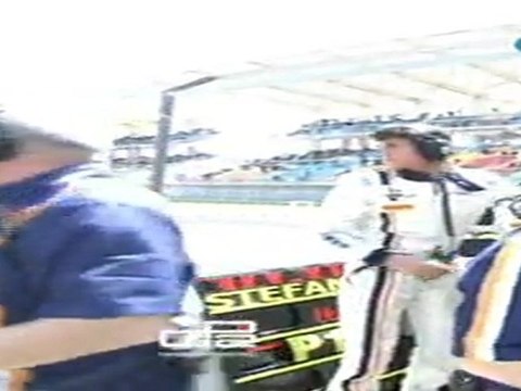 Last lap battle GP2 2011 Round01 Turkey Race2.mkv-