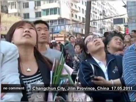 Une jeune chinoise tente de se suicider en... - no comment