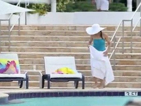 Exklusiv: Suri Cruise lernt Schwimmen