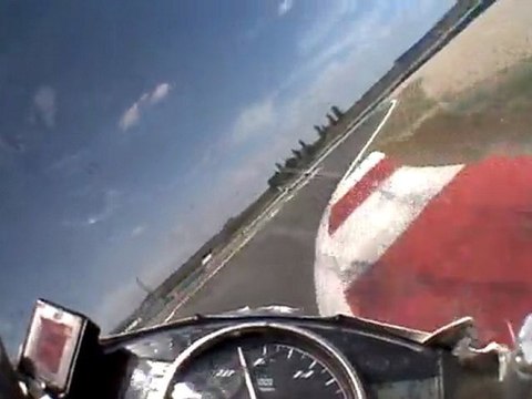 magny cours avec nono , le blond , alex , julien et yzf et les autres