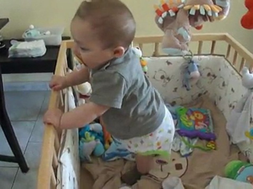 je me met debout tout seul