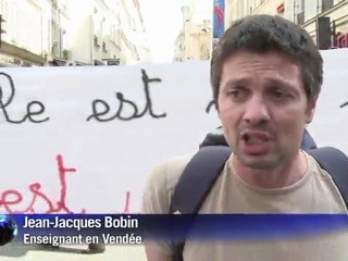 Primaire: rassemblement contre les suppressions de poste